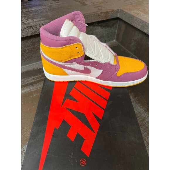 Jordan 1 Retro High OG Brotherhood Size 11- 555088-706 - Picture 6 of 9